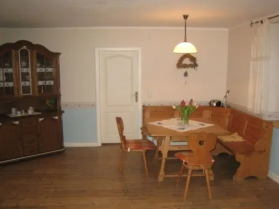 Snug Apartment in Morbach-riedenburg With Terrace - Yerinde Yemek
