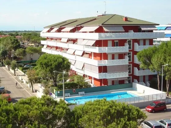 Snug Apartment in Porto Santa Margherita With Garden