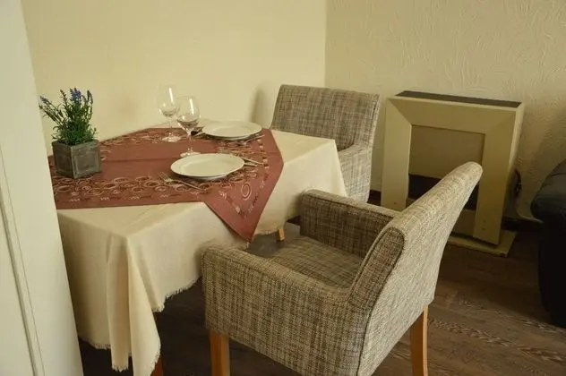 Snug Apartment in Schin op Geul near Public Pool - Yerinde Yemek