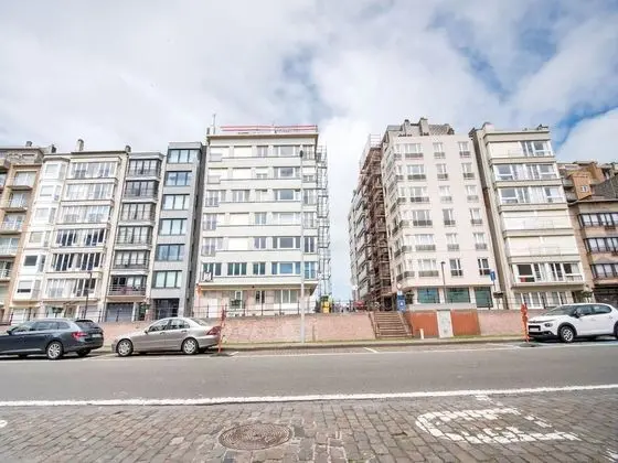 Snug Apartment in Wenduine near Sea