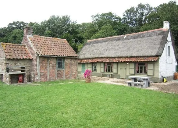 Snug, Authentic Farm House With Trampoline and Table Tennis, Peaceful