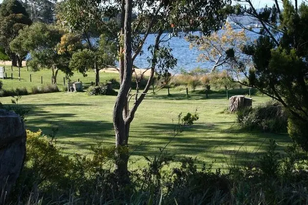 Snug Beach Cabin And Caravan Park - Dış Mekan