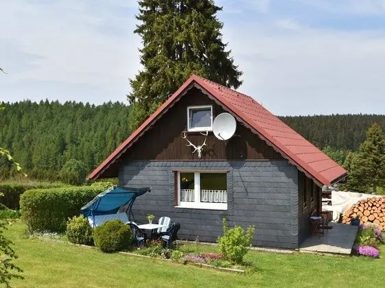 Snug Holiday Home in Altenfeld With Private Terrace - Dış Mekan