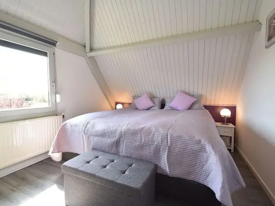 Snug Holiday Home in Herkingen with Hot Tub in Garden - Oda