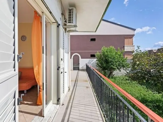 Snug Holiday Home in Niza di Sicilia With Balcony