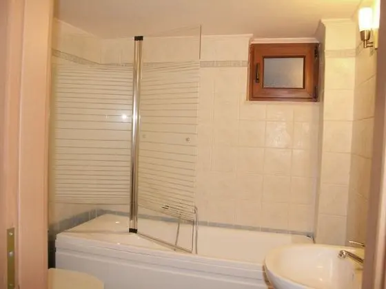 Snug Holiday Home in Pagkalohori With Communal Pool - Banyo Tipleri