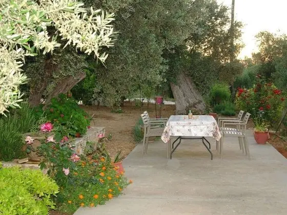Snug Holiday Home in Pagkalohori With Communal Pool - Oda Düzeni