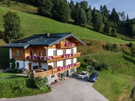 Snug Holiday Home in Sankt Johann im Pongau With Garden
