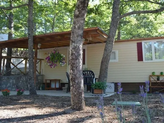 Snug Mobile Home in Toscana With Garden
