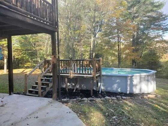 Snyder's Knob Bed and Breakfast - Havuz