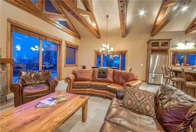 Soaring Eagle Chalet - Oda Düzeni