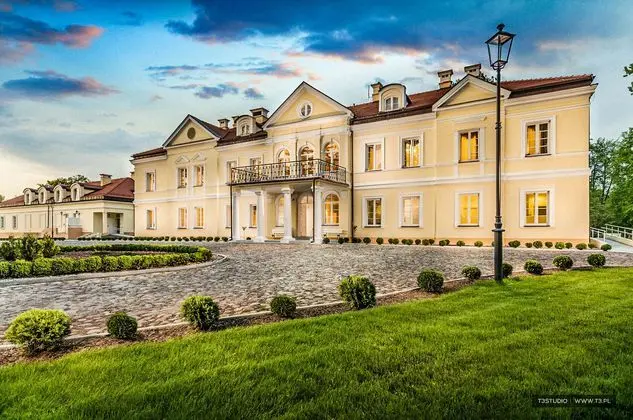 SOBIENIE KRÓLEWSKIE