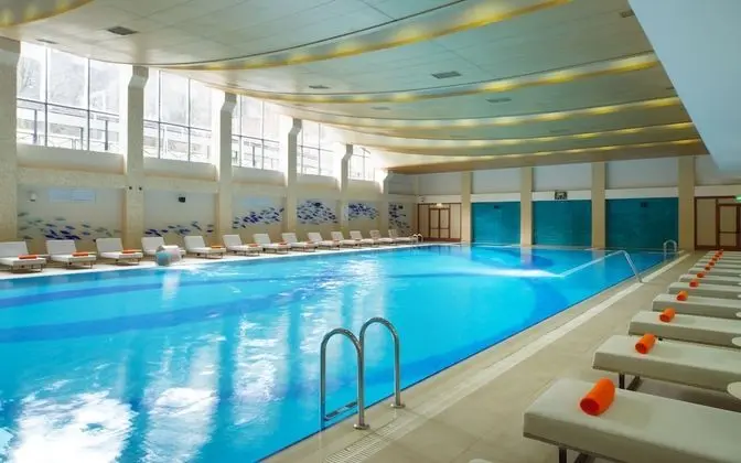 Sochi Marriott Krasnaya Polyana Hotel - Havuz