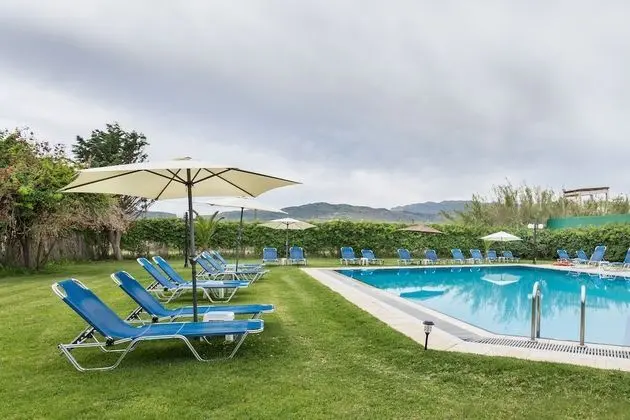 Socrates Holidays Apartment - Havuz