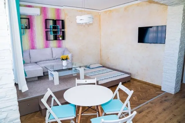 Sofia Central Pretty Apartment - İç Mekan