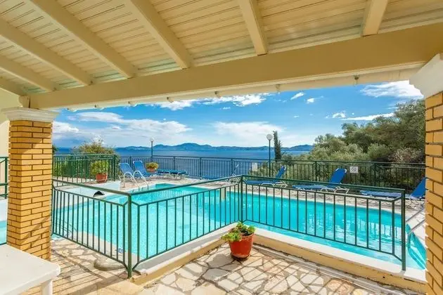 Sofia Large Private Pool Walk to Beach Sea Views A C Wifi Car Not Required - 1552 - Oda