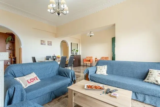 Sofia Large Private Pool Walk to Beach Sea Views A C Wifi Car Not Required - 1552 - Oda