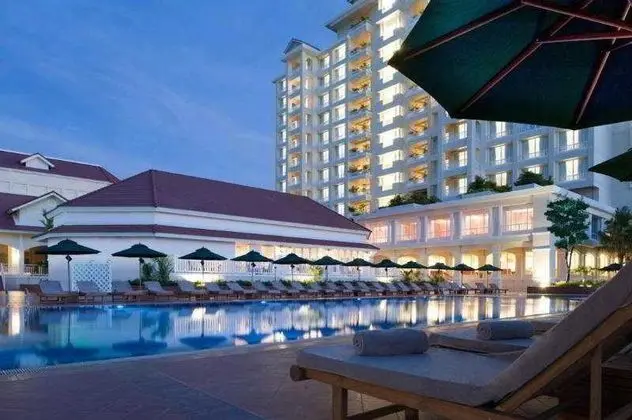 Sofitel Phnom Penh Phokeethra - Havuz