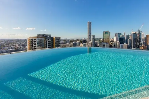 SoFun Apartment at South Brisbane - Havuz