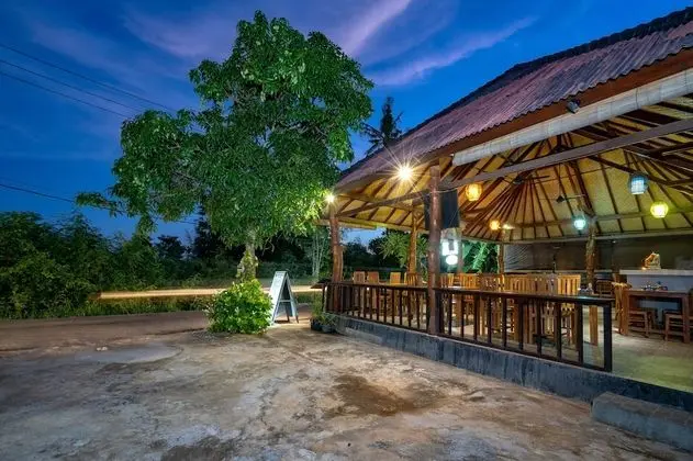 The Soggol Lembongan - Yerinde Yemek