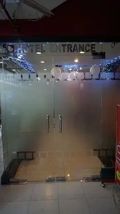 Hotel Sogo LRT Monumento Station - Dış Mekan