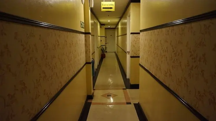 Hotel Sogo LRT Monumento Station - İç Mekan