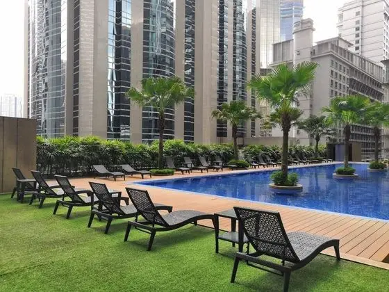Soho Suites at Kuala Lumpur City Centre - Havuz