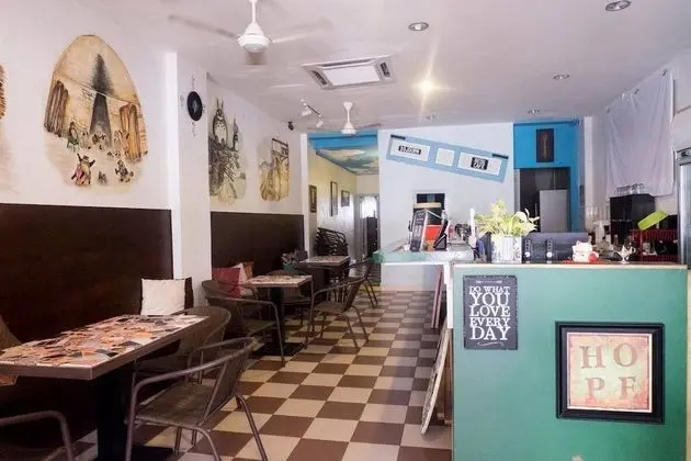 Sojourn Beds & Cafe - Hostel - Yerinde Yemek