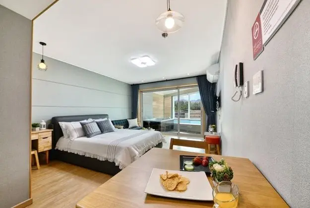 Sokcho Lasso Pool Villa Pension - Oda