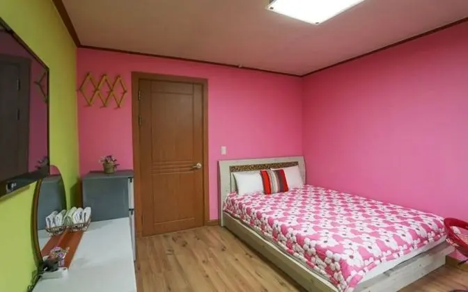 Sokcho White Light House Pension - Oda
