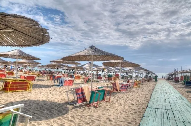 Sol Tropikal Durres - Plaj
