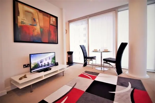 Solace Apartment Milton Keynes - Yerinde Yemek