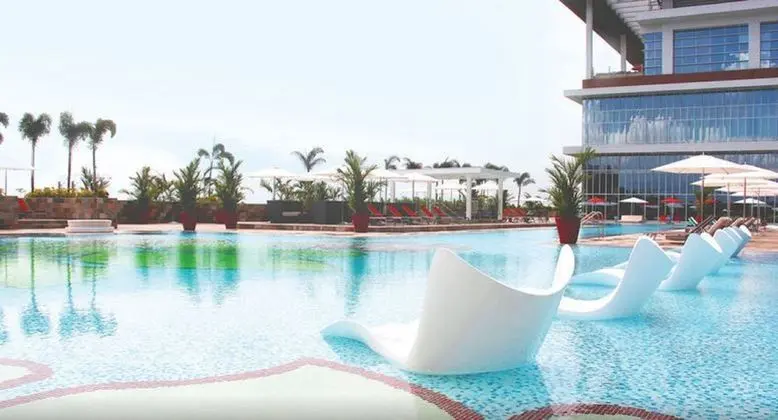 Solaire Resort and Casino - Havuz