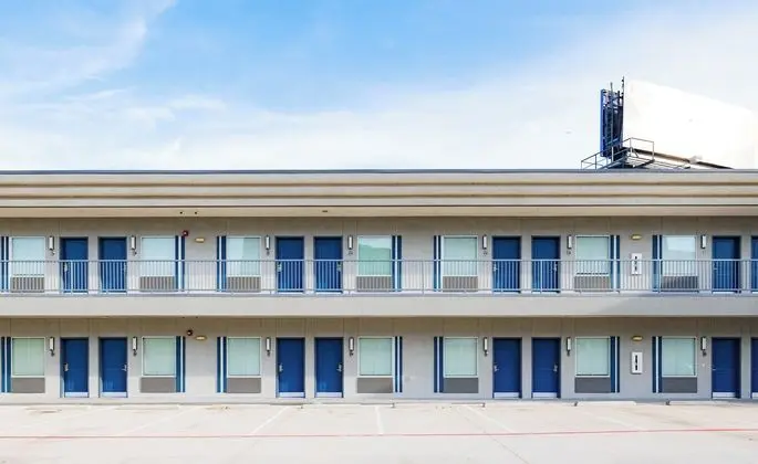Hotel Solara Hobby Airport - Dış Mekan