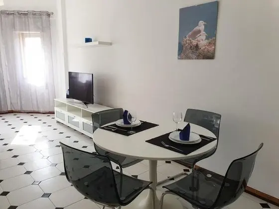 Solaris- Cozy Wifi Central 300 Meters Beach