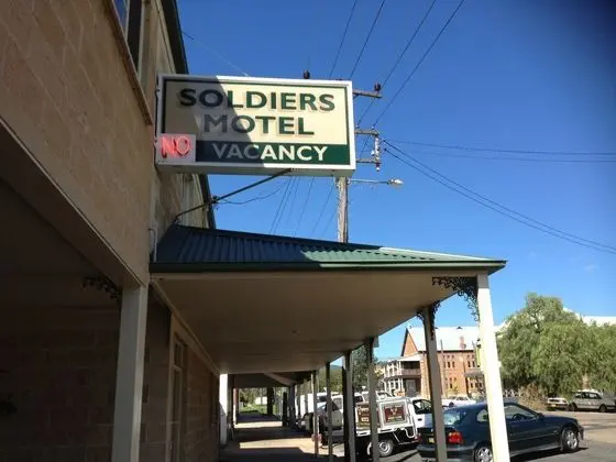 SOLDIERS MOTEL - 1