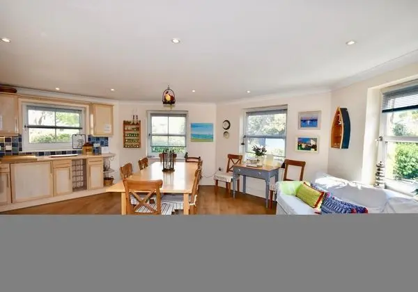 Solent Landing Pet Friendly Bembridge Beachside Holiday Home for 6 - Oda