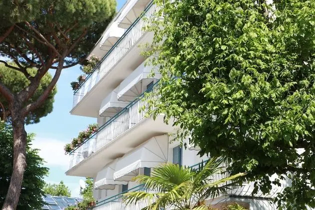 Hotel Solitude - Öne Çıkan Resim