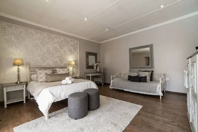 Solo Gracia Guest House - Oda