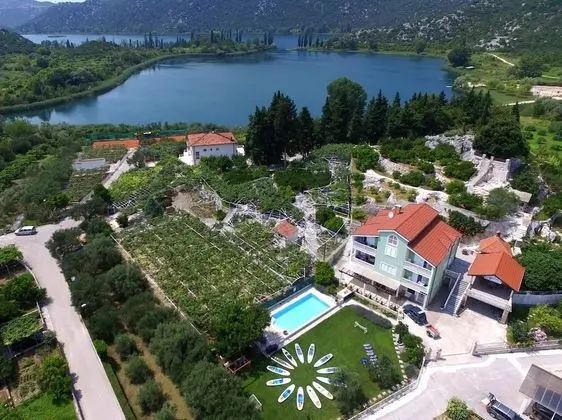 Villa Solo, Luxury Family App.in Nature Park