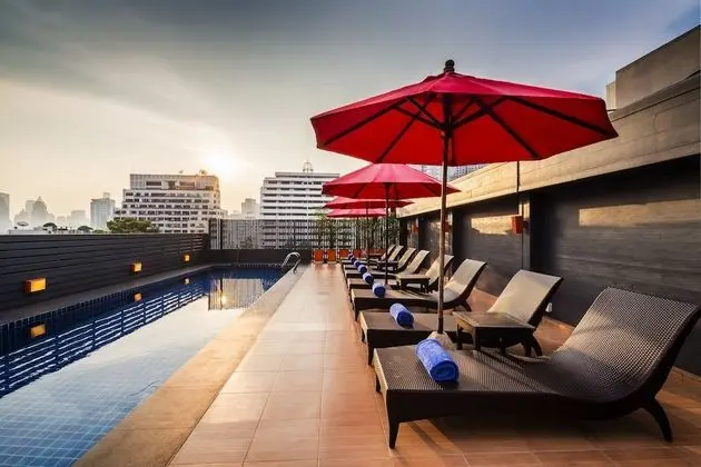 Hotel Solo Sukhumvit 2 - Havuz