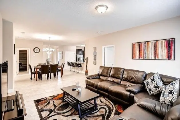 Solterra 5BR Villa w Private Pool & Spa