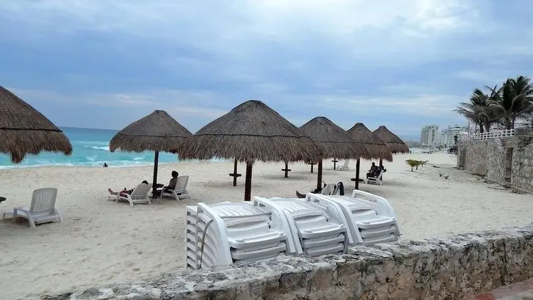 Solymar Cancun Condos - Plaj