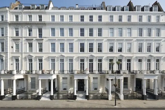 Somerset Court Apartments