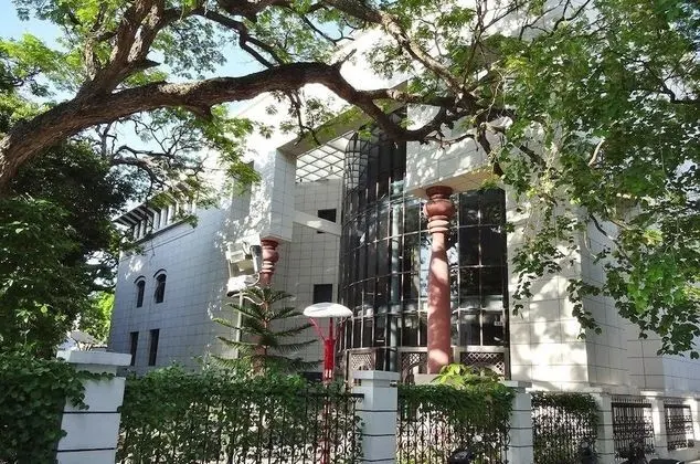 Somerset Inn