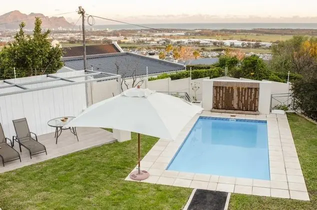 Somerset View Guest House - Havuz