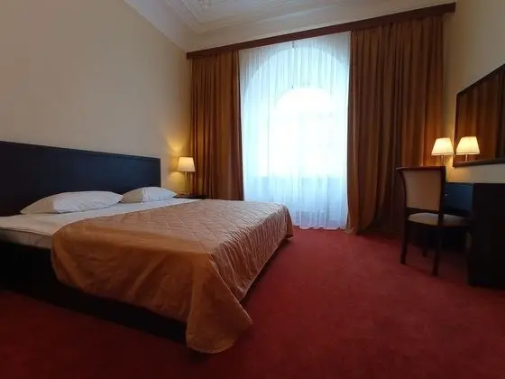 Sonata at Palace Square