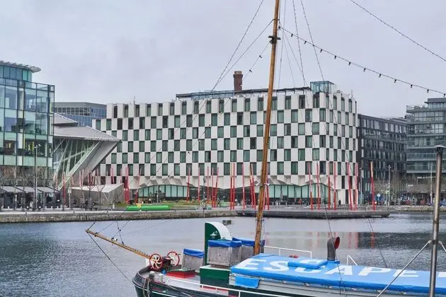 Sonder at Britain Quay