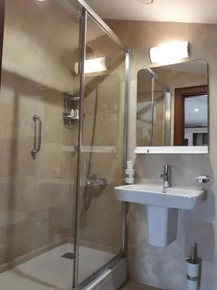 Şonef House Otel
