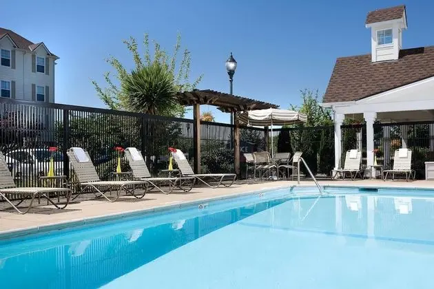 Sonesta Simply Suites Seattle Renton - Havuz